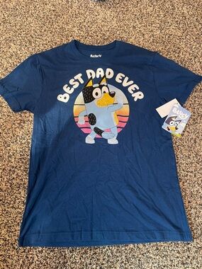 Bluey “Best Dad Ever" Navy Mens Graphic Tee Size Small | NWT
